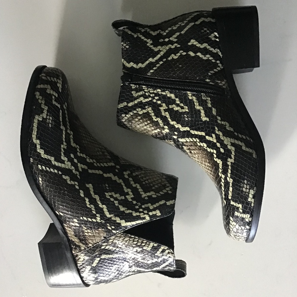 Vionic Clara Boa ankle boot sz. 6